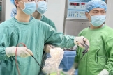首例腹腔鏡下巨大腎囊性占位切除，成功！市三醫院·攀鋼成都醫院組隊讓患者家門口享“三甲”同質化服務