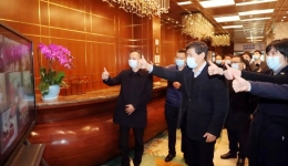 市委副书记、市长罗强现场视频连线 慰问成都市援助湖北医疗队