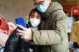 男友隔空求婚  用幸福吹散阴霾