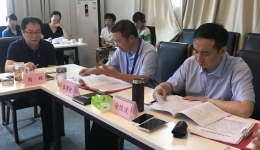 市三医院召开中心组理论学习扩大会