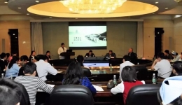 市三医院召开青年座谈会