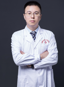 何犇