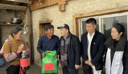 党建引领促脱贫 结对帮扶送温暖