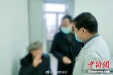 四川一老人咳嗽两年，竟是肺上卡了块骨头