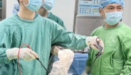 首例腹腔镜下巨大肾囊性占位切除，成功！市三医院·攀钢成都医院组队让患者家门口享“三甲”同质化服务